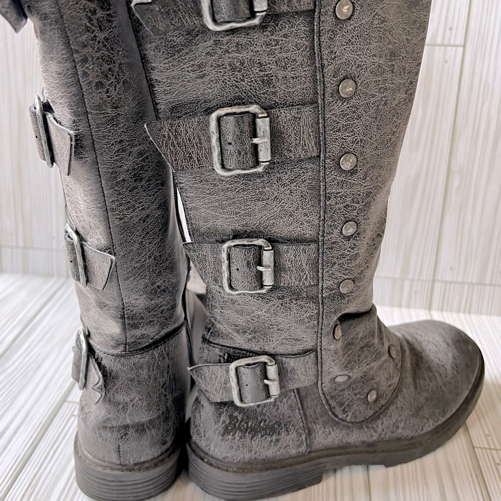 Girls Blowfish knee high boots size 1.